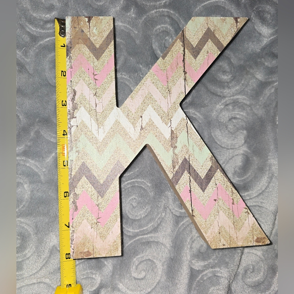 Chevron Pattern Wall Decor in Pastel Colors